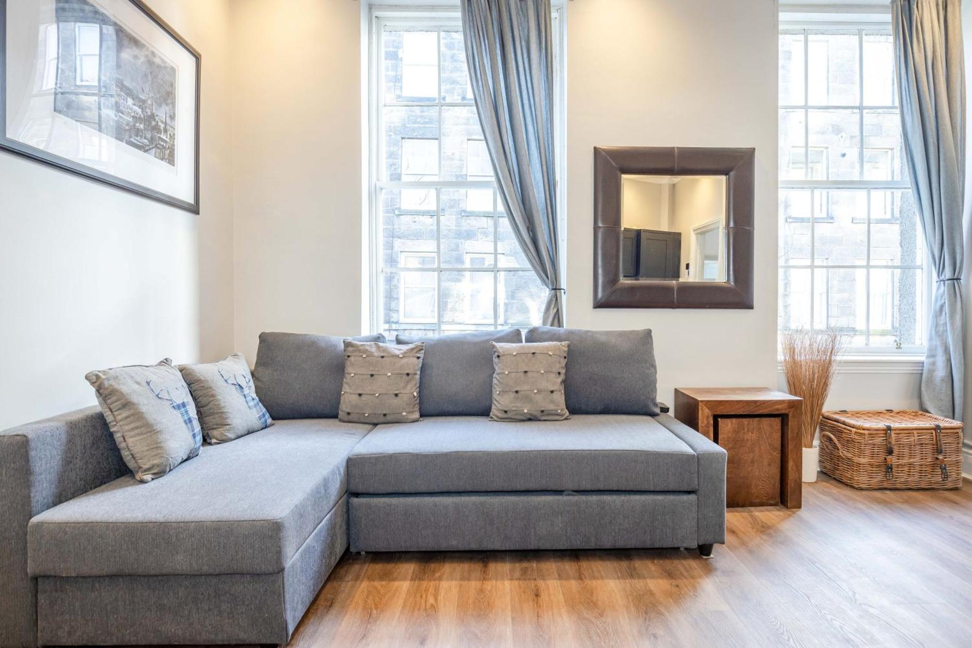 3 Bedroom Victorian Apartment-6 Beds-free Street Parking Appartement Edinburgh