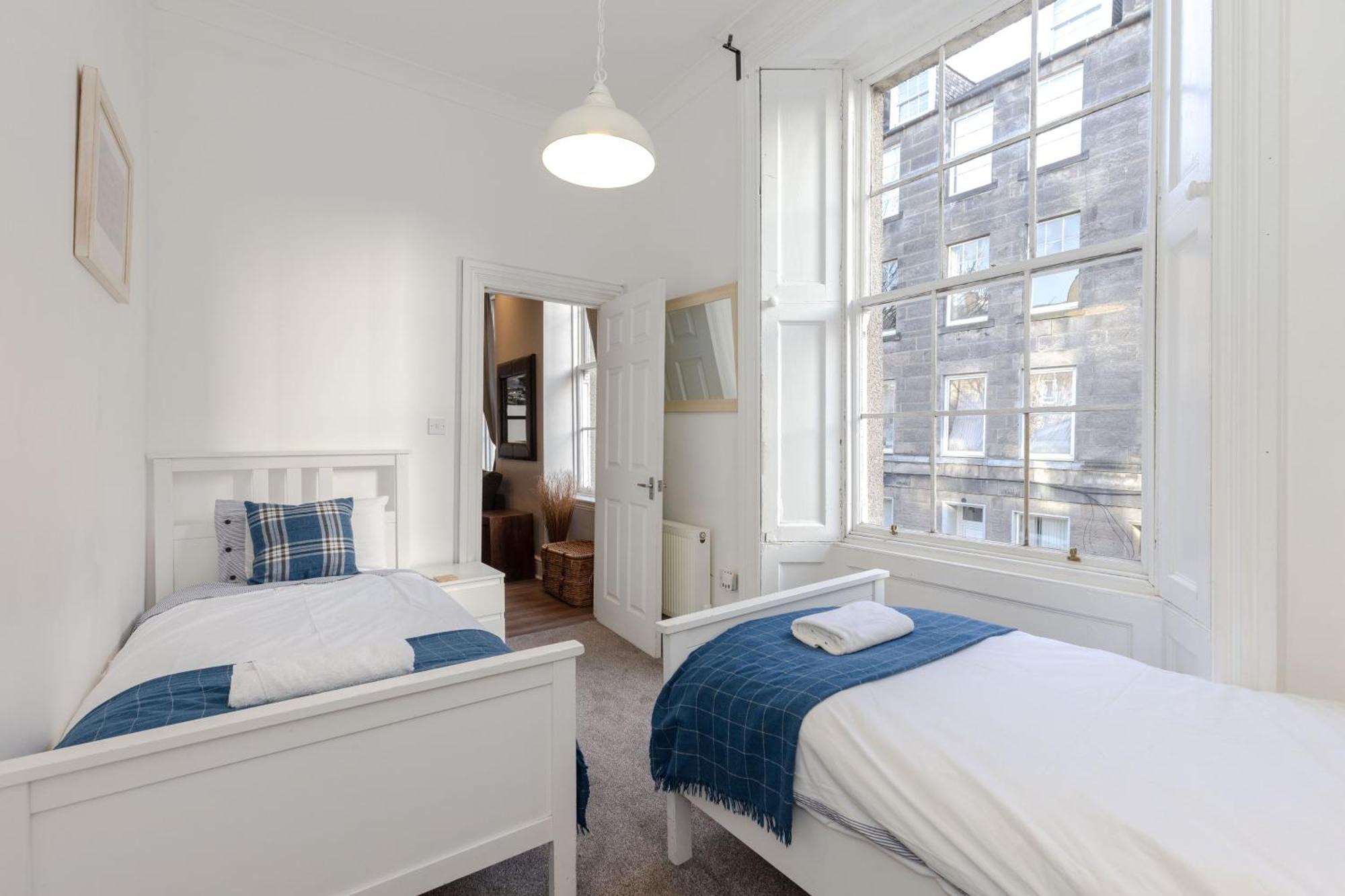 Appartement 3 Bedroom Victorian Apartment-6 Beds-free Street Parking