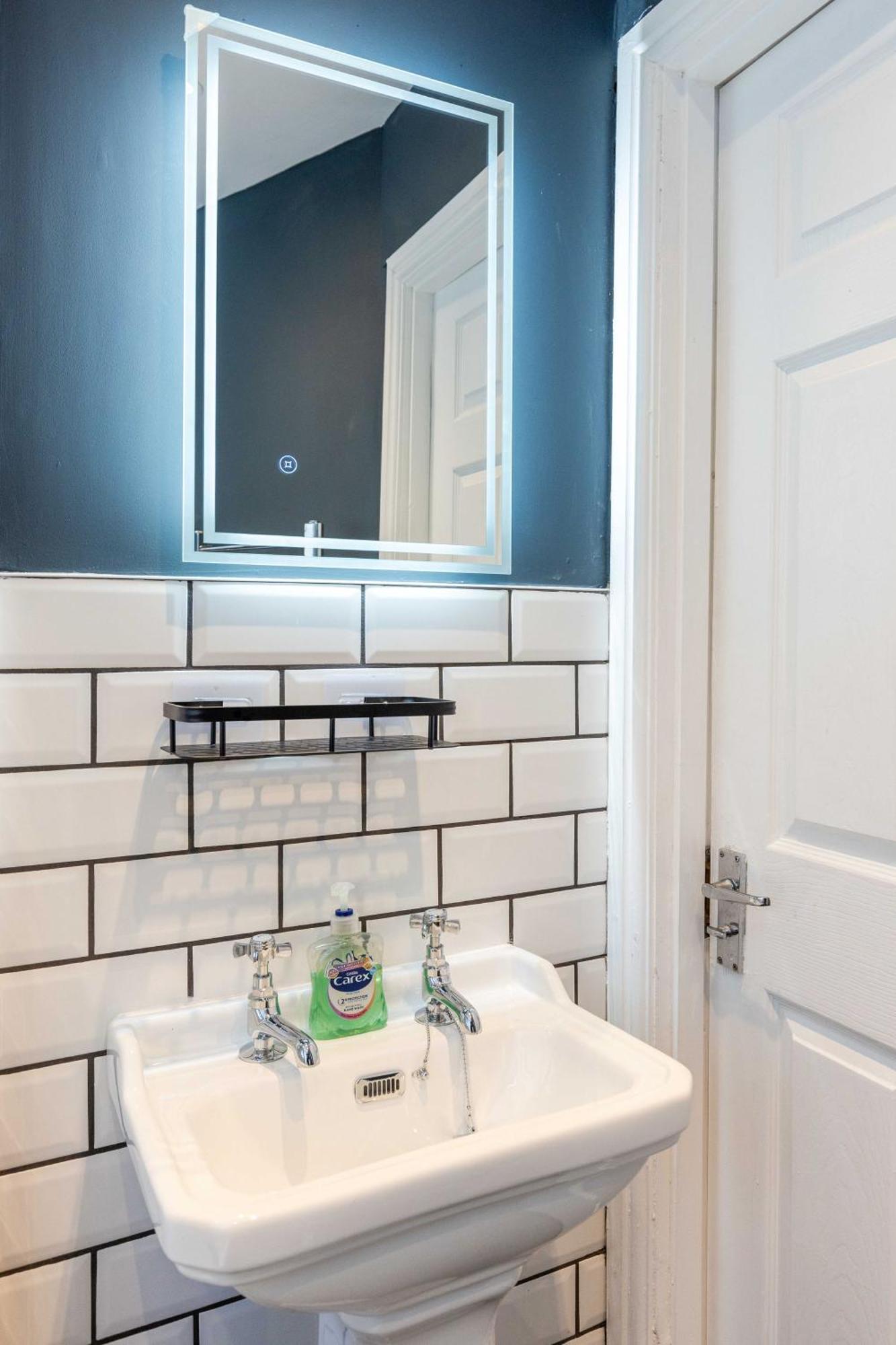 3 Bedroom Victorian Apartment-6 Beds-free Street Parking Edinburgh